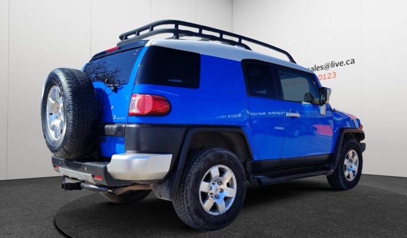 
								2007 Toyota FJ Cruiser full									