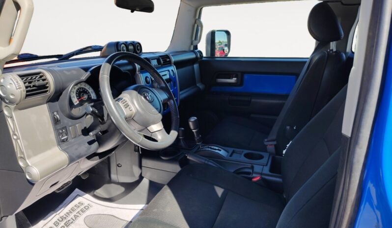 
								2007 Toyota FJ Cruiser full									