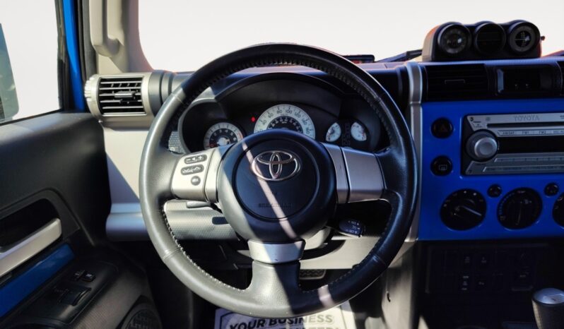 
								2007 Toyota FJ Cruiser full									