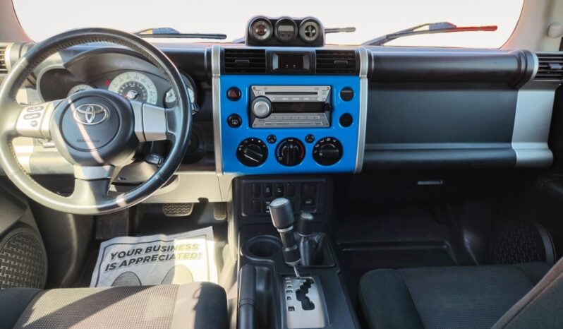 
								2007 Toyota FJ Cruiser full									