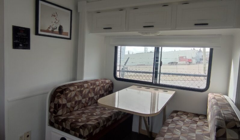 
								2011 Ford Econoline Cutaway full									