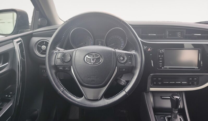 
								2018 Toyota Corolla iM full									