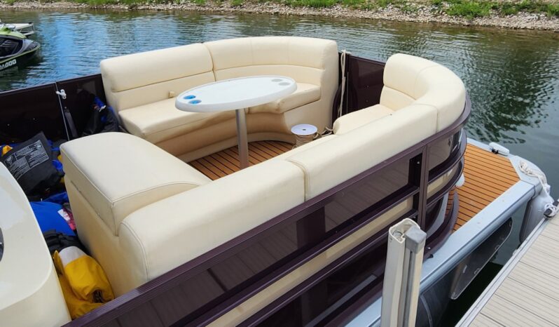 
								2023 Canalake Double Decker full									